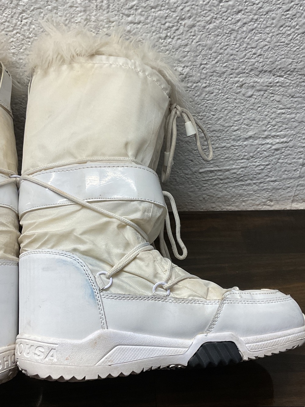 Vintage DC Chalet 2.0 SE Fur Rhinestone Logo Snow Boots Sz 9 Y2K White - Picture 6 of 14
